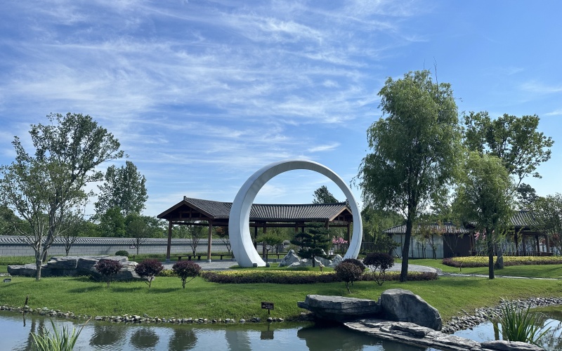 安陆服务区用花园式环境，把“加油休息”变成了旅途里的小美好。