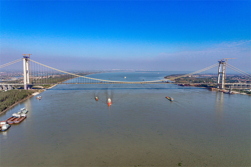 双柳长江大桥在索股中植入光纤光栅传感器