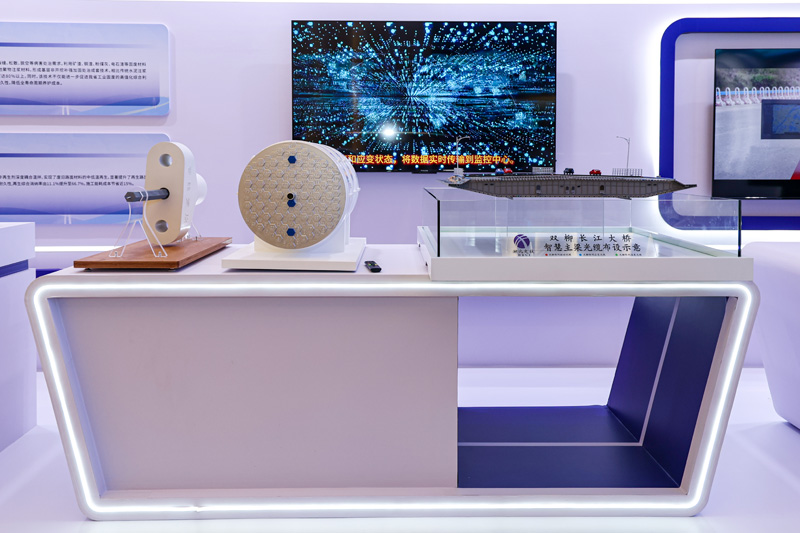 双柳长江大桥智能主缆与智慧索股模型展示