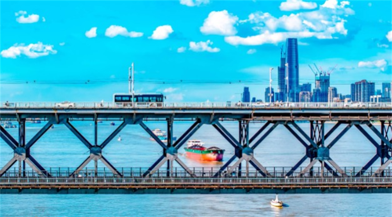 九州通衢的武汉动能澎湃。陈亮摄