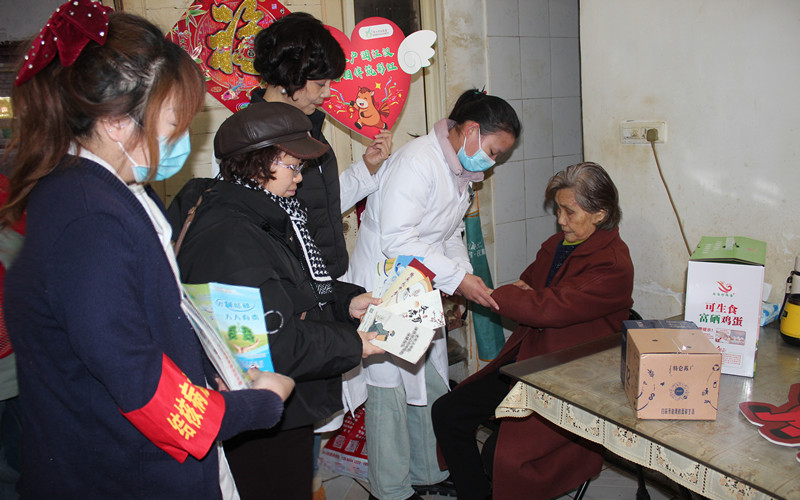 “暖心入户润江汉，艺路相伴筑彩虹”主题活动现场。