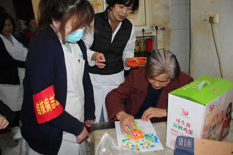 “暖心入户润江汉，艺路相伴筑彩虹”主题活动现场。