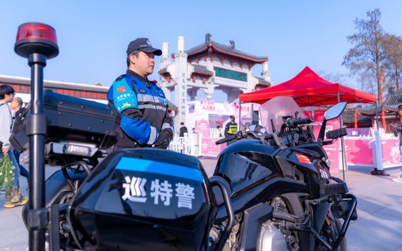 武汉公安开启“护游”模式。