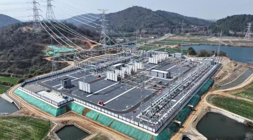 3月21日,安徽省马鞍山市第3座500千伏变电站——锁库500千伏变电站,顺利启动投运并成功送电。李俊勇摄
