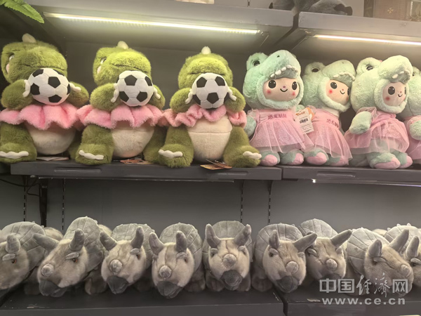 常州恐龙园玩偶.jpg