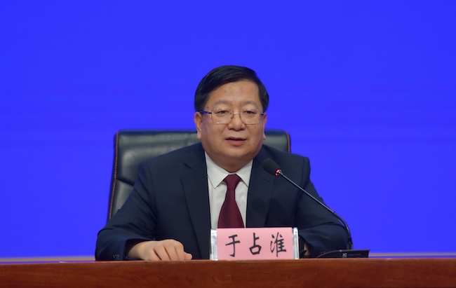 黑龙江省人力资源和社会保障厅副厅长、新闻发言人于占淮。纪勇摄